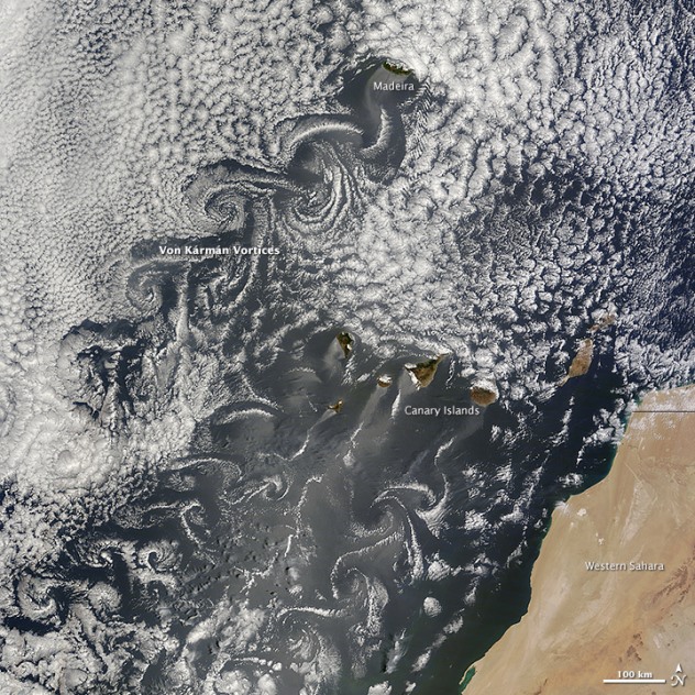 Hình ảnh vệ tinh chụp ngày 20.5.2015 là xoáy Von Karman quanh quần đảo Canary. Ảnh: NASA.