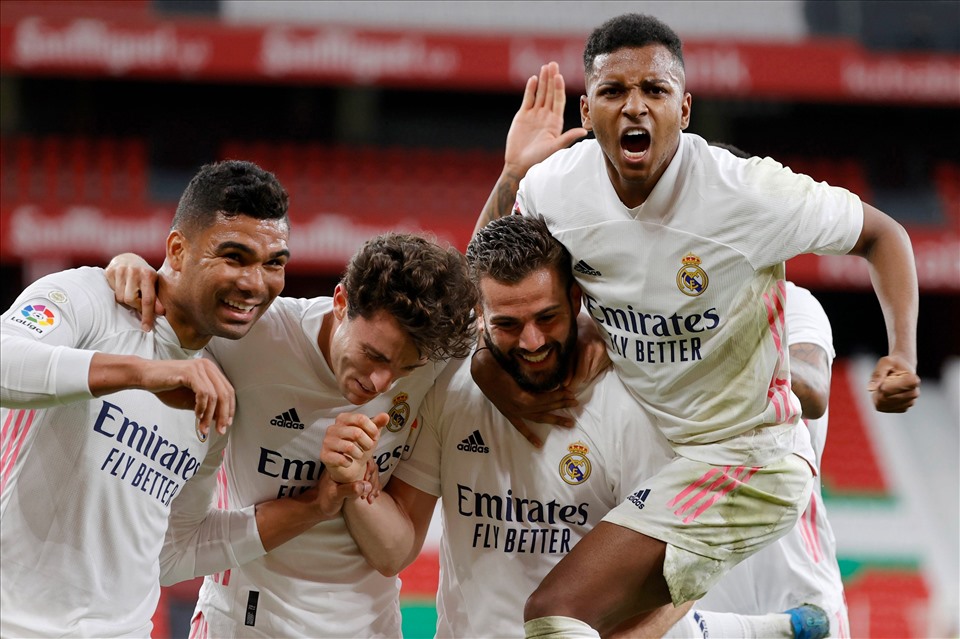 Real Madrid có bàn thắng may mắn phút 68, Atletico lội ngược dòng phút 89, Barca bị ngược dòng cũng ở phút 89, để chức vô địch mùa giải 2020-21 sẽ chỉ được quyết định ở vòng đấu cuối cùng. Ảnh: La Liga