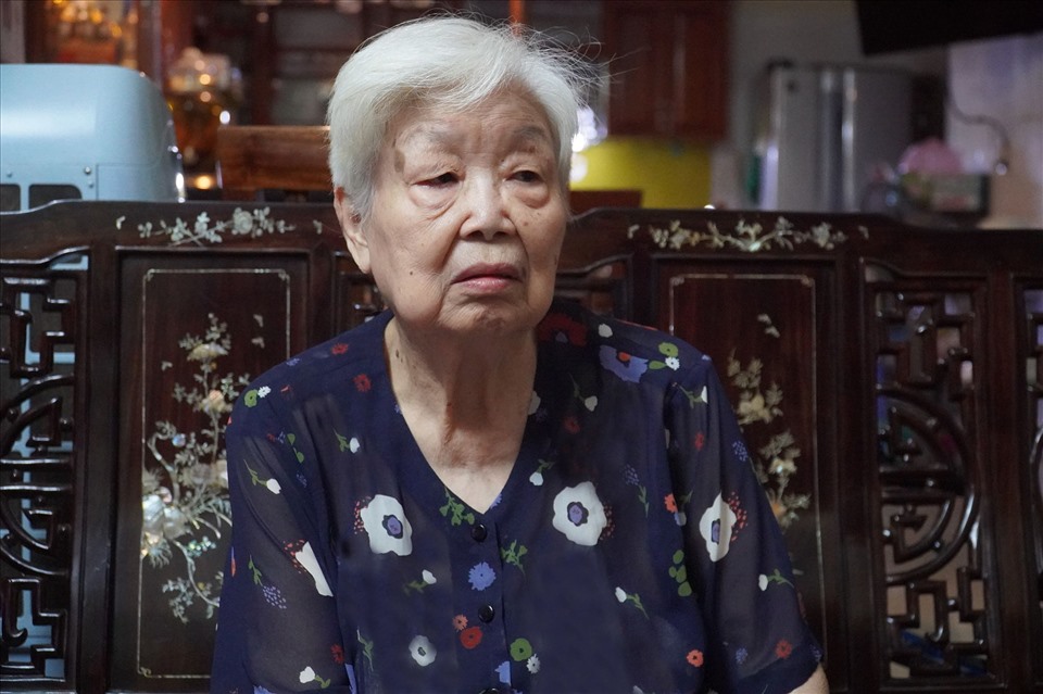 Bà Hoàng Lan Dung bồi hồi, xúc động khi nhớ lại câu chuyện vinh dự 3 lần gặp Bác Hồ.