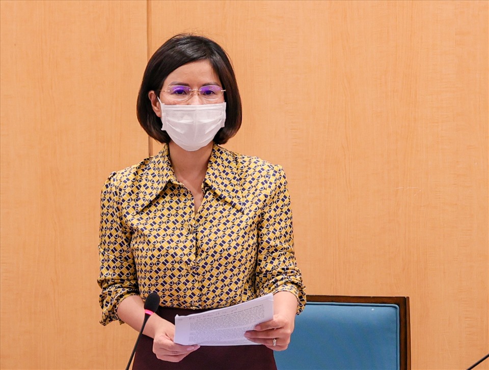 Giám đốc Sở Y tế Trần Thị Nhị Hà báo cáo tại phiên họp BCĐ phòng chống dịch COVDI-19 thành phố Hà Nội. Ảnh: TG