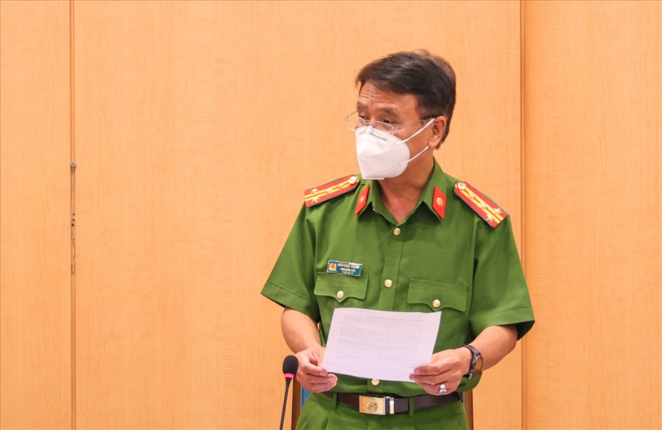 Lãnh đạo Công an Thành phố Hà Nội báo cáo tại phiên họp BCĐ chiều 17.5