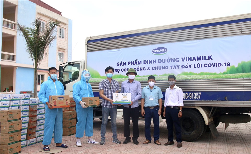 Gần 100.000 sản phẩm khác đã được Vinamilk ủng hộ tại 2 địa phương Bắc Ninh và Hà Nam trong đợt này.