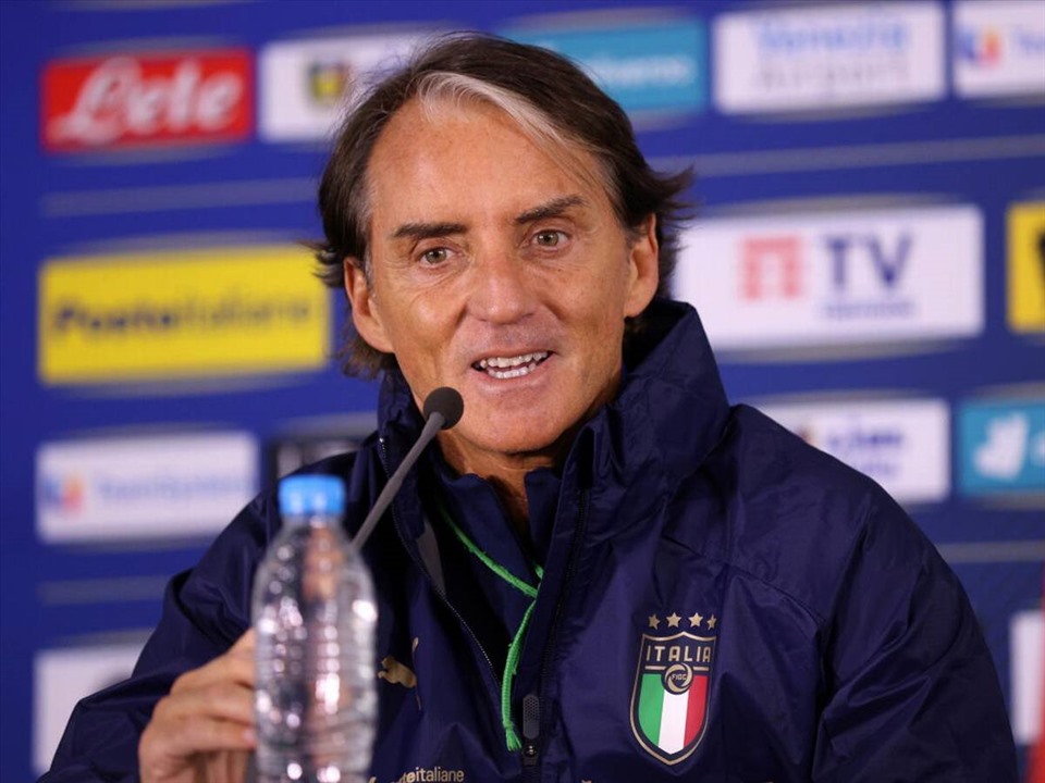 Roberto Mancini mới gia hạn hợp đồng đến năm 2026. Ảnh: AFP