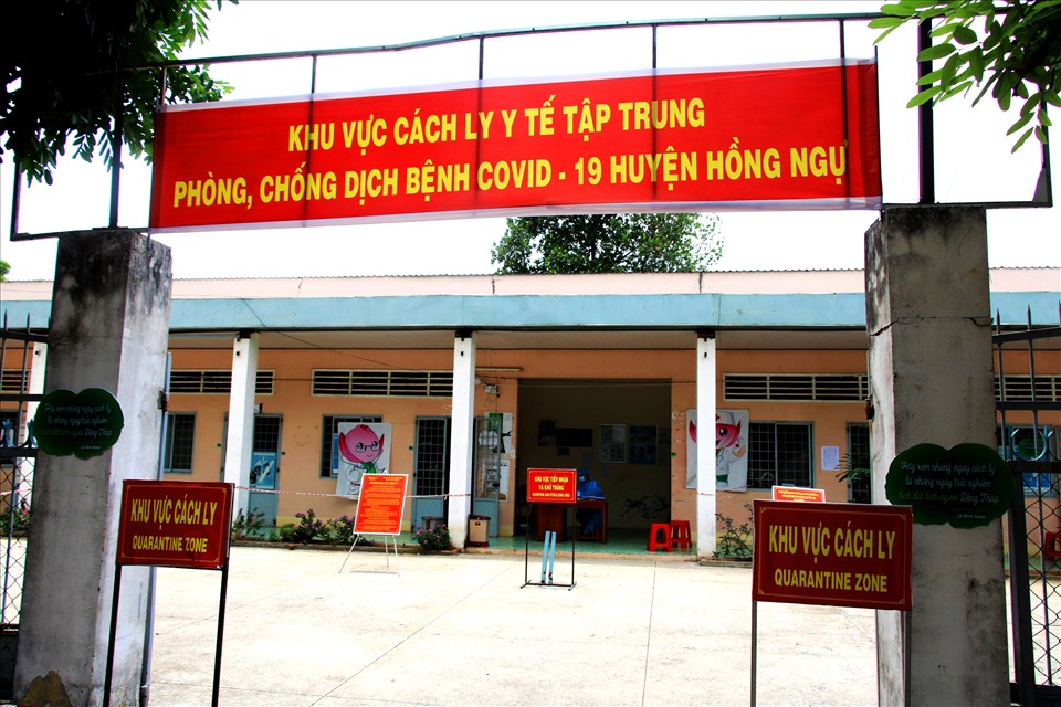 Đồng Tháp tổ chức điểm bầu cử tại Khu cách ly y tế huyện Hồng Ngự. Ảnh: Văn Khương
