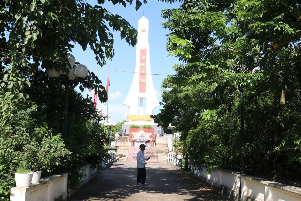 Nghĩa trang liệt sĩ huyện Phú Xuyên.