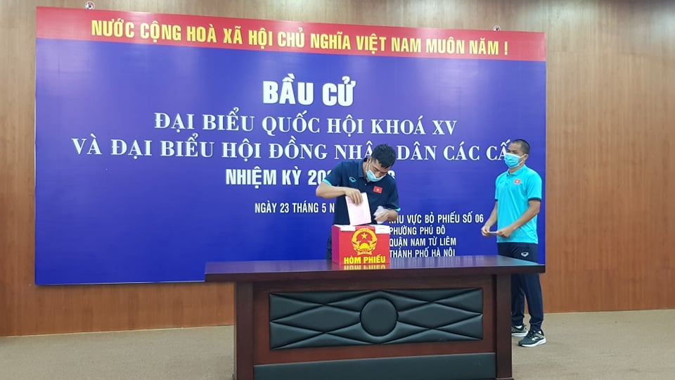 Các trường hợp Y Eli Niê, Lý Trung Hiếu, Tẩy Văn Toàn và Nguyễn Hữu Thắng sau khi chia tay U22 Việt Nam sẽ trở về địa phương để bầu cử theo quy định.