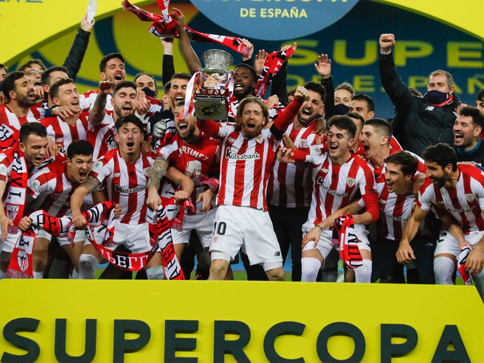 Athletic Bilbao là đội giành chiếc Cúp còn lại trong mùa giải 2020-21. Ảnh: AFP