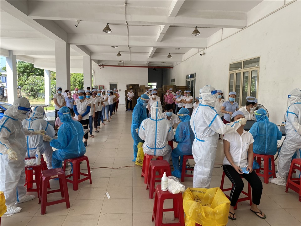 Đà Nẵng có 6 khu công nghiệp và 1 Khu công nghệ cao với 65.444 lao động đang làm việc và đã ghi nhận 42 trường hợp mắc COVID-19 liên quan đến khu công nghiệp Đà Nẵng.