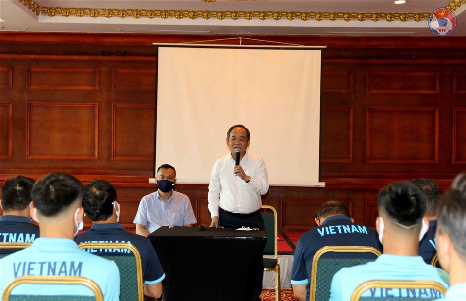 Chủ tịch VFF Lê Khánh Hải trong buổi gặp gỡ đội tuyển Việt Nam. Ảnh: VFF