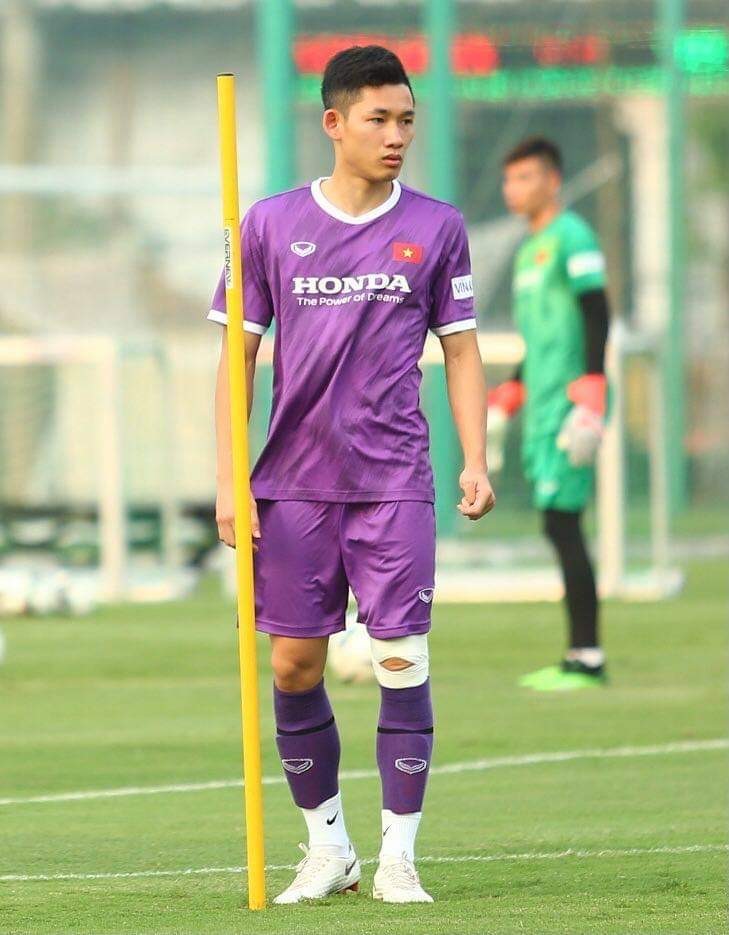 Tiền vệ trẻ Hai Long được huấn luyện viên Park Hang-seo đôn lên đội tuyển Việt Nam dự vòng loại World Cup 2022. Ảnh: T.X