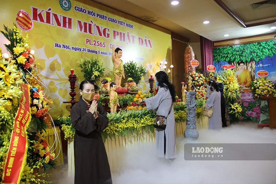 Đại lễ Phật Đản được xem là nghi lễ lớn nhất của Phật giáo. Hằng năm vào ngày 15 tháng 4 âm lịch, người dân Việt Nam cùng tín đồ Phật tử trên khắp thế giới lại hân hoan đón mừng mùa Phật đản.