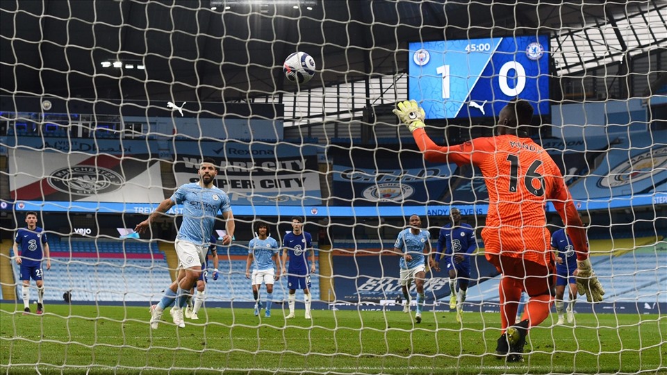 Sergio Aguero là cầu thủ gần đây nhất của Man City đá hỏng 11m. Ảnh: AFP