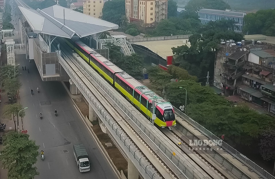 Đoàn tàu đầu tiên của tuyến đường sắt đô thị số 3 (Nhổn - ga Hà Nội) đã chạy thử 5km vào ngày 22.1.2021, sau ba tháng về tới Depot. Ảnh: Tô Thế