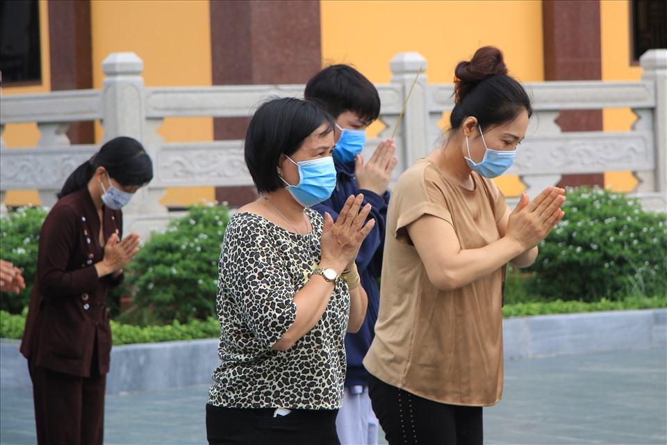 Khung cảnh vắng lặng tại Việt Nam Quốc Tự. Do dịch bệnh nên có rất ít người dân đến đây.