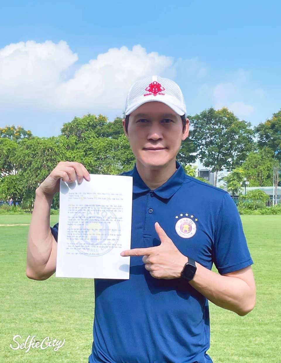 Huấn luyện viên Park Choong-kyun viết thư động viên cầu thủ Hà Nội và đội tuyển Việt Nam. Ảnh: HNFC