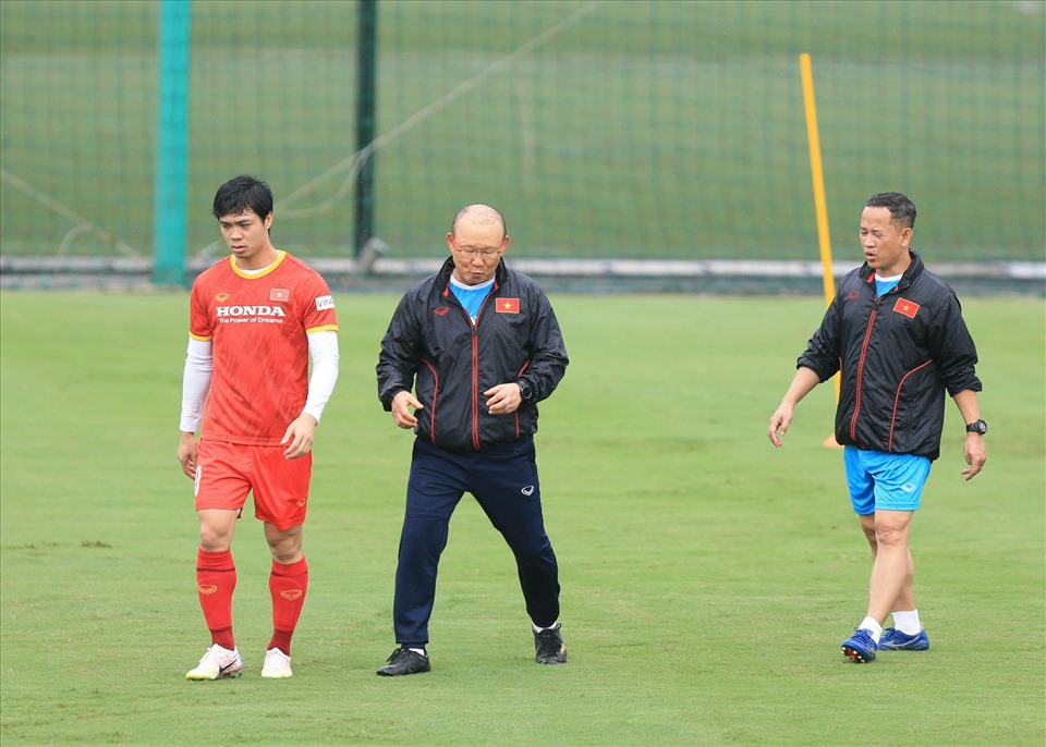 Huấn luyện viên Park Hang-seo có những tính toán riêng cho Công Phượng, Quang Hải. Ảnh: Hoài Thu