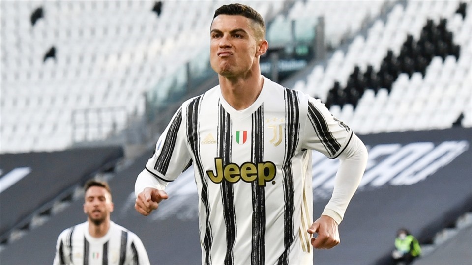 1. Cristiano Ronaldo (Tiền đạo - Juventus): 27 bàn thắng