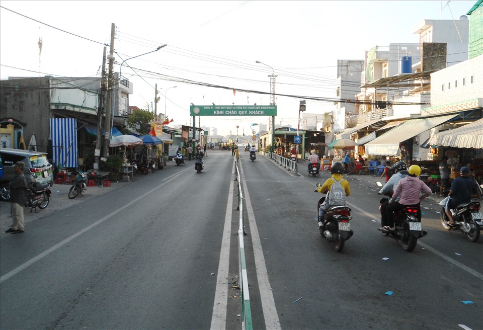 Ghi nhận của phóng viên Báo Lao Động, tại phà Cát Lái phía Đồng Nai, rất ít xe cộ xe qua phà.