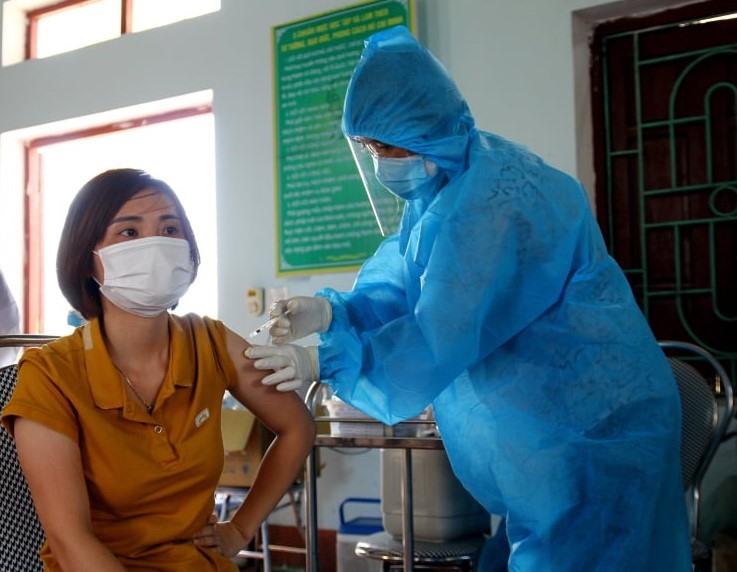 Tiêm vaccine COVID-19 ở Bắc Giang. Ảnh: Bộ Y tế