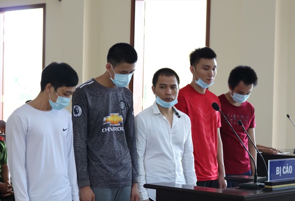 Các bị cáo trong vụ án. Ảnh: Kim Hà.