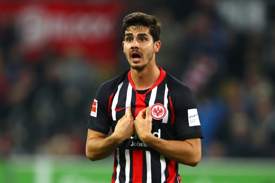 2. André Silva (Tiền đạo - Eintracht Frankfurt): 25 bàn thắng