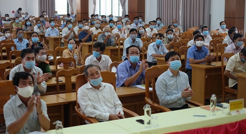 Buổi tiếp xúc với sự tham gia của hơn 150 cử tri huyện Ninh Hải, Ninh Thuận. Ảnh: Thanh Thúy