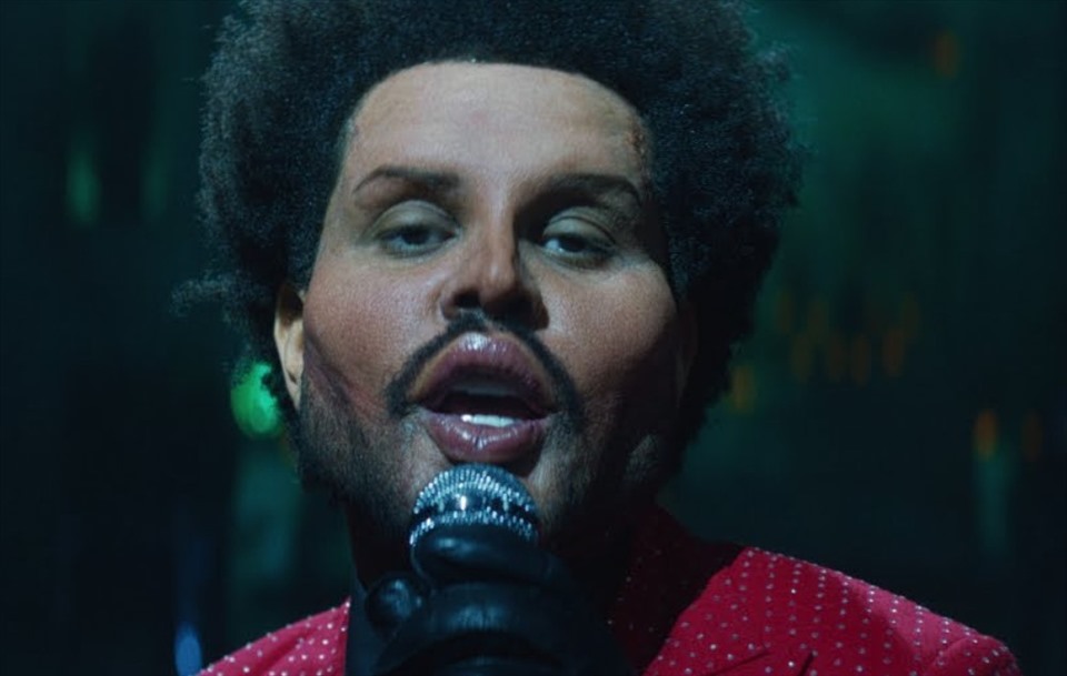 “Save Your Tears” của The Weeknd giành vị trí đầu Billboad sau một thời gian dài ra mắt. Ảnh nguồn: Xinhua