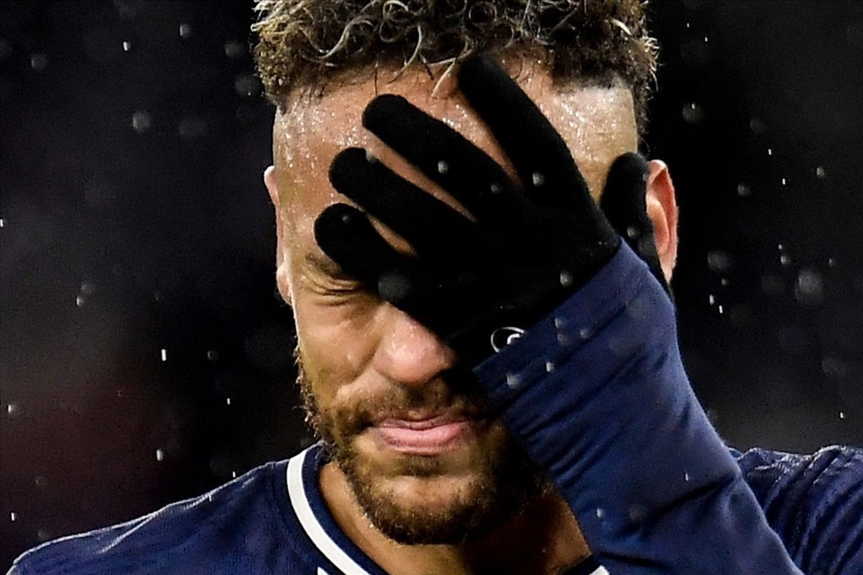 Neymar không hạnh phúc tại PSG. Ảnh: AFP