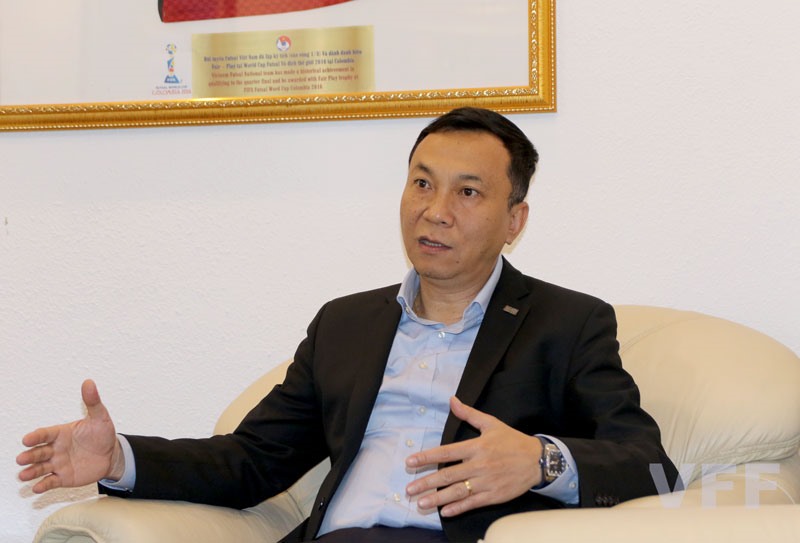 Phó Chủ tịch thường trực VFF Trần Quốc Tuấn chia sẻ thông tin về kế hoạch tập trung của Đội tuyển Việt Nam. Ảnh: VFF