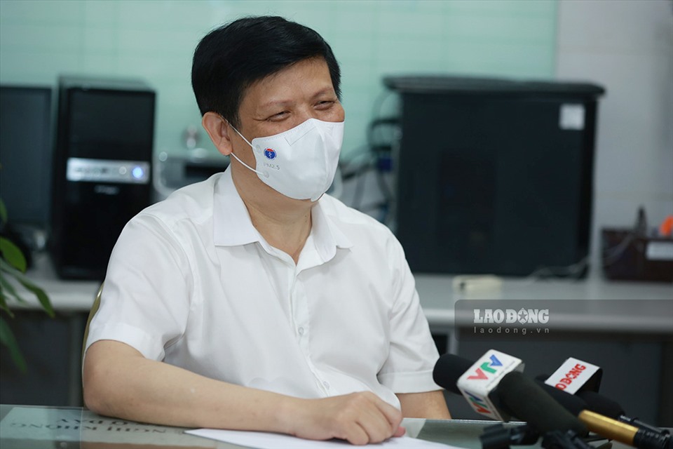 Ngay sau khi tiêm, Bộ trưởng Bộ trưởng Nguyễn Thanh Long cho biết: “Sau khi tiêm, tôi cảm thấy sức khoẻ hoàn toàn bình thường”.
