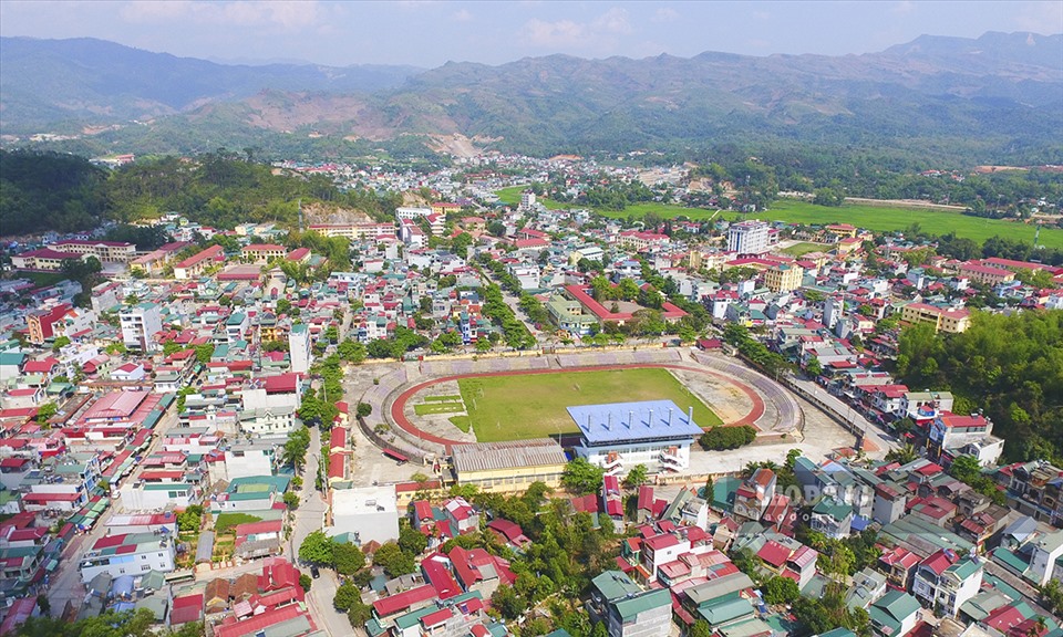 Sân vận động trung tâm, nơi diễn ra các hoạt động thể thao văn hóa của tỉnh.