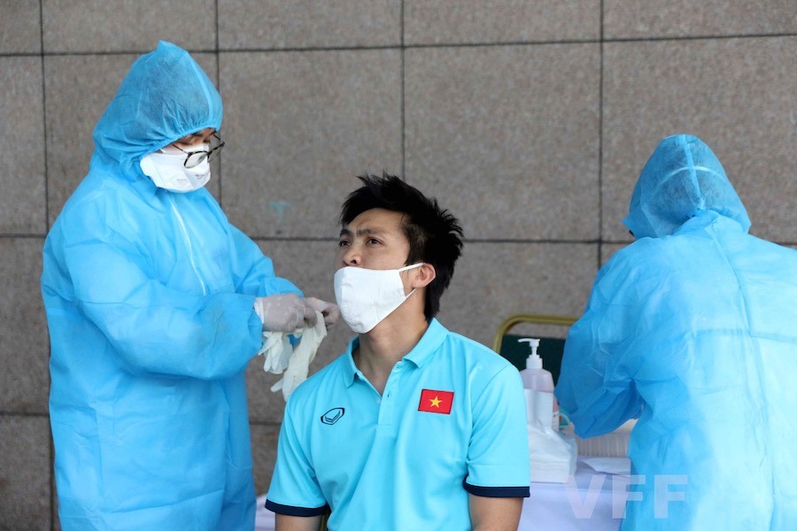 Các cầu thủ đội tuyển Việt Nam sẽ hoàn thành mũi tiêm vắc-xin thứ 2 trong vòng hai tuần tới trước khi sang UAE. Ảnh: VFF