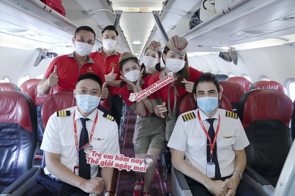 Tất cả phi hành đoàn Vietjet đến nay đều an toàn, không ai lây nhiễm dịch bệnh, nỗ lực mang tới những trải nghiệm bay tốt nhất cho khách hàng.