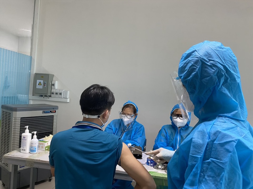 Dự kiến trong ngày 1.6 sẽ có 3.000 công nhân lao động của Công ty May xuất khẩu Hà Phong được tiêm vaccine COVID-19. Ảnh: Thanh Hà