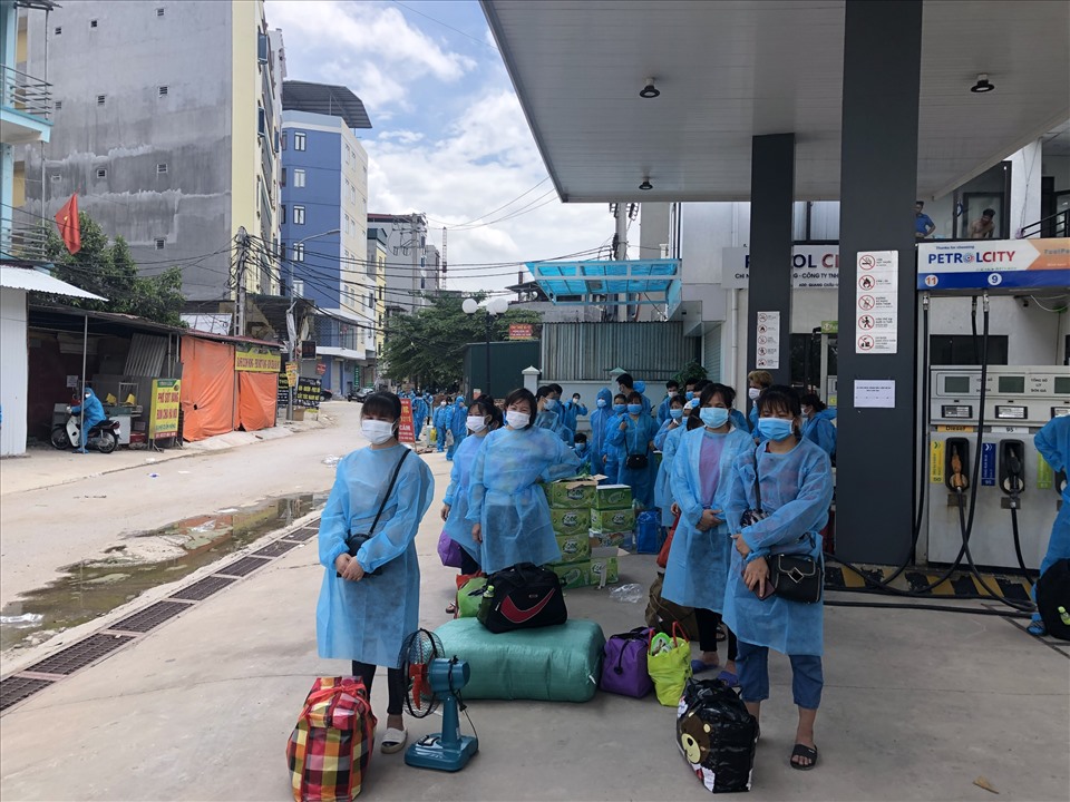 Người lao động đang lưu trú tại Bắc Giang có nguyện vọng trở về quê. Ảnh: CTV