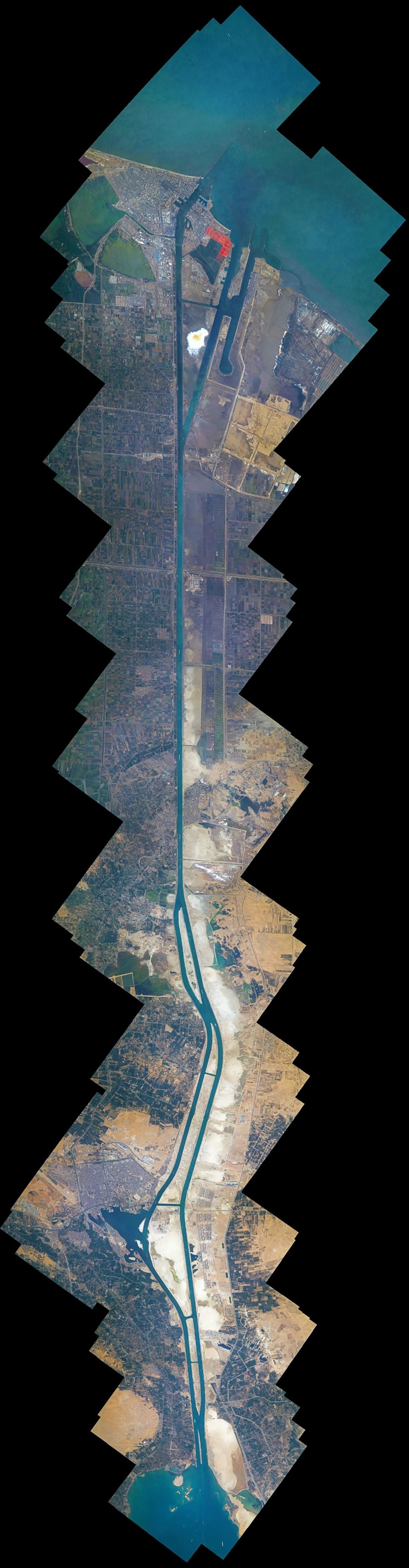 Ảnh kênh đào Suez ghép từ 100 bức ảnh phóng cực đại chụp từ Trạm Vũ trụ Quốc tế (ISS). Ảnh: Cơ quan Vũ trụ Châu Âu