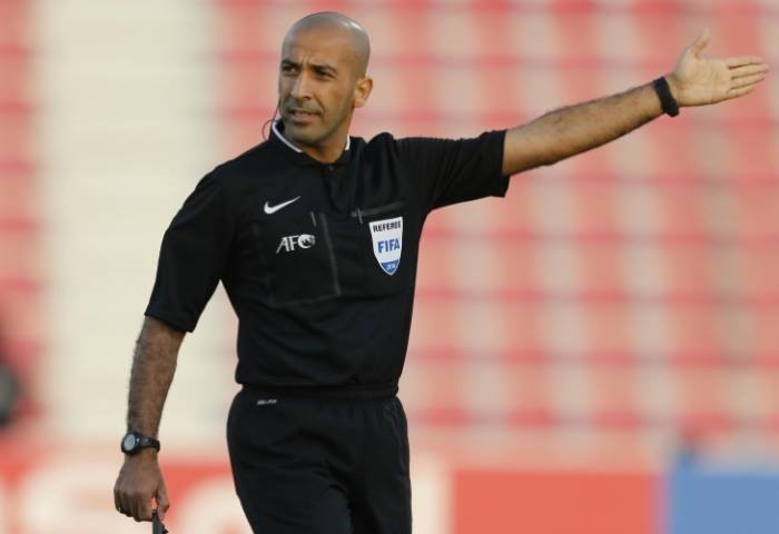 Trọng tài Ali Sabah bắt chính trận Việt Nam - UAE tại vòng loại World Cup 2022. Ảnh: Goalzz