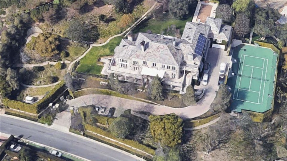 Elon Musk được cho là bán dinh thự này ở Los Angeles với giá 29 triệu USD. Ảnh: Google Maps