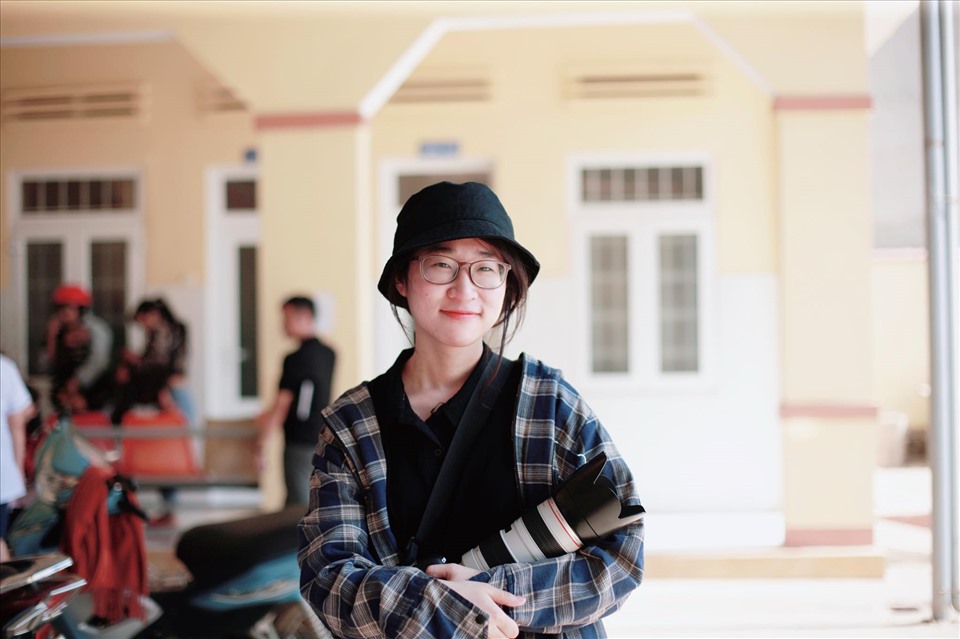 Thanh Nga (22 tuổi, sinh viên Học viện Báo chí và Tuyên truyền, thực tập tại Trung tâm Media, Báo Lao Động).