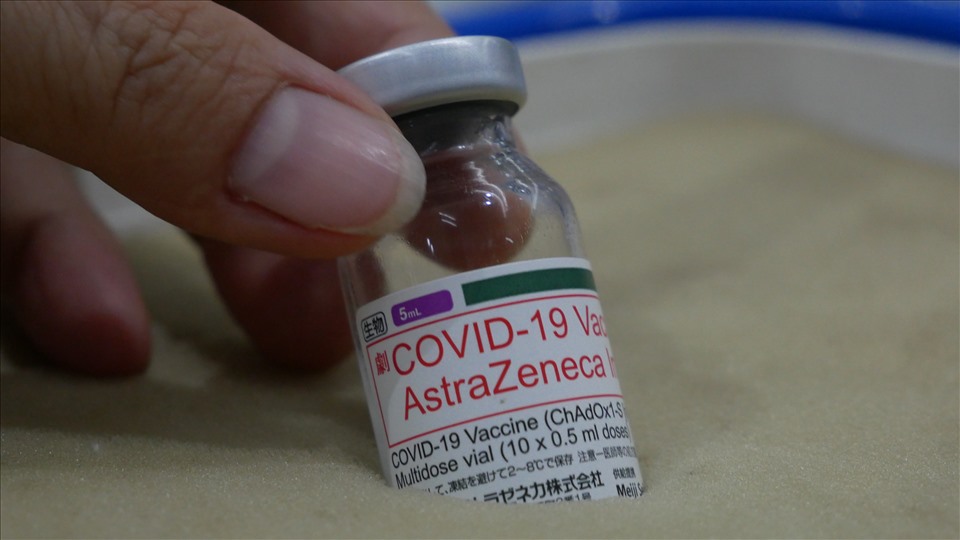 Đây là số vaccine viện trợ từ Chính phủ Nhật Bản cho Việt Nam có tên là VAEVRIA Intramuscular Injection (tên khác COVID-19 Vaccine AstraZeneca Injection), dung dịch tiêm bắp, 1 lọ chứa 10 liều, mỗi liều 0,5 ml.