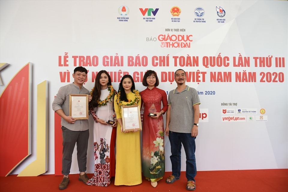 Nhiều loạt bài phản ánh về các vấn đề liên quan đến lĩnh vực Giáo dục của phóng viên Báo Lao Động đã được tôn vinh tại các Giải thưởng báo chí.