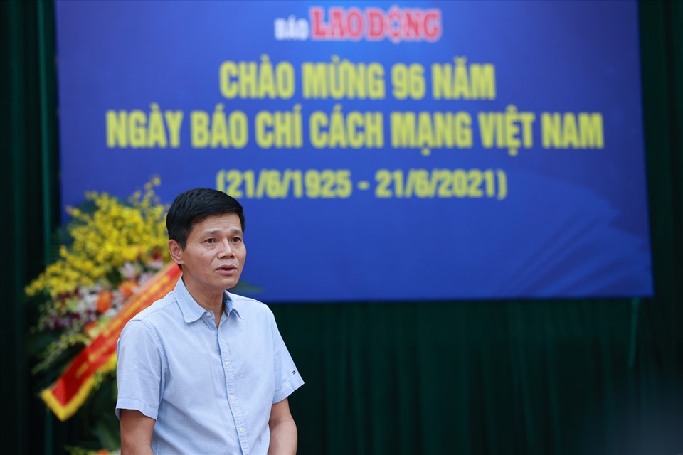 Tổng biên tập báo Lao Động phát biểu tại cuộc gặp mặt. Ảnh Hải Nguyễn
