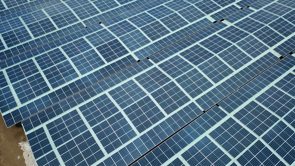 Hiện ở Gia Lai đang diễn ra thực trạng ồ ạt đầu tư điện mặt trời để hưởng lợi từ chính sách ưu đãi (giá điện, thuế…) theo Quyết định số 13/QĐ-TTg của Thủ tướng Chính phủ về khuyến khích phát triển năng lượng tái tạo.