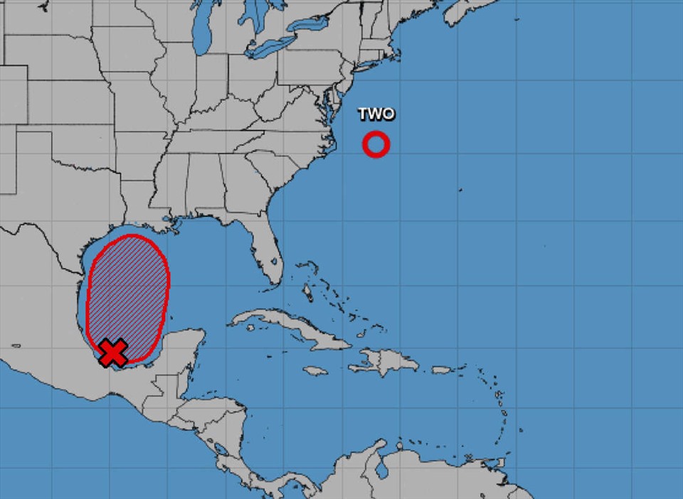 Một áp thấp nhiệt đới đã hình thành ngoài khơi bờ biển Bắc Carolina hôm 21.6. Ảnh: National Hurricane Center/TNS