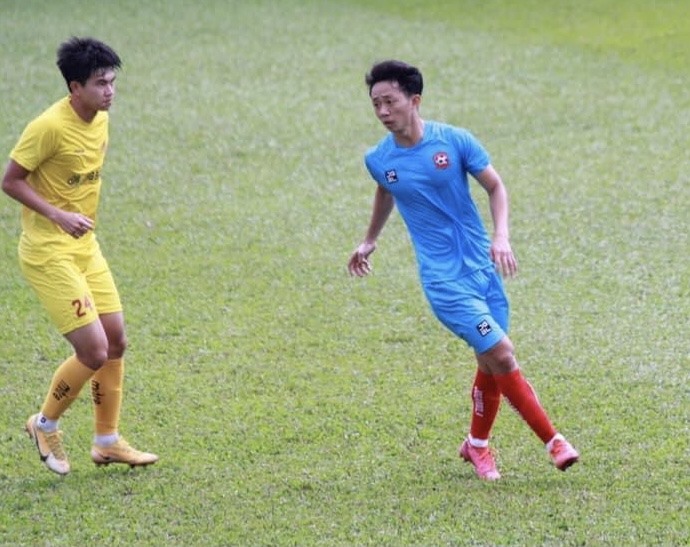 Châu Ngọc Quang (áo xanh) và Đông Triều chuyển đến khoác áo Hải Phòng ở giai đoạn 2 V.League 2021. Ảnh: FBNV