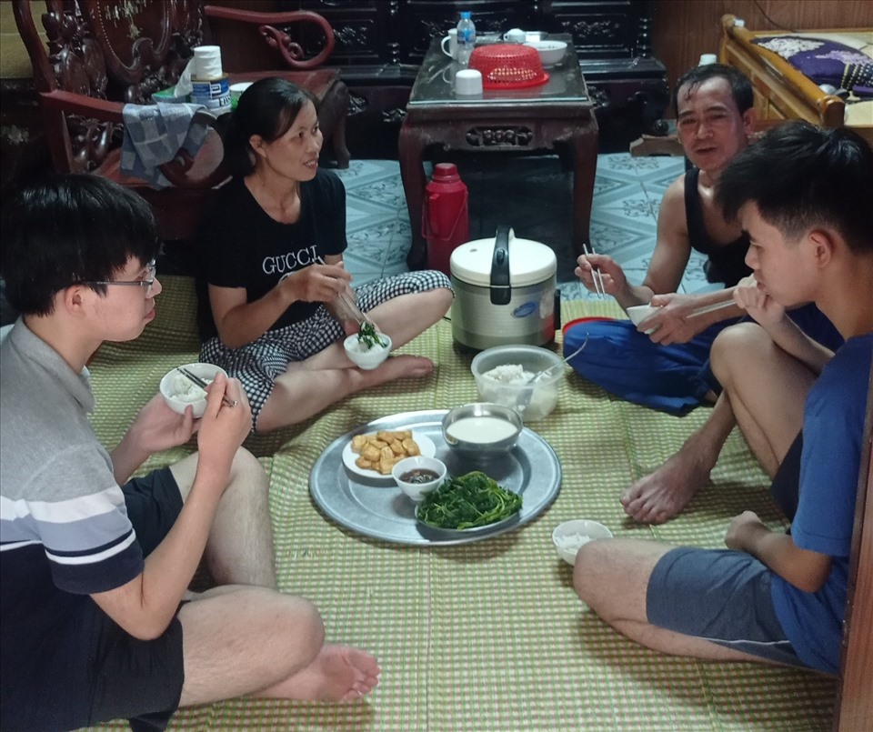 Bữa cơm gia đình bà Nguyễn Thị Lan