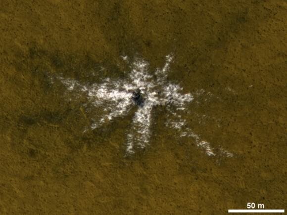 Hố va chạm hình thành sau khi thiên thạch rơi xuống sao Hỏa. Ảnh: NASA
