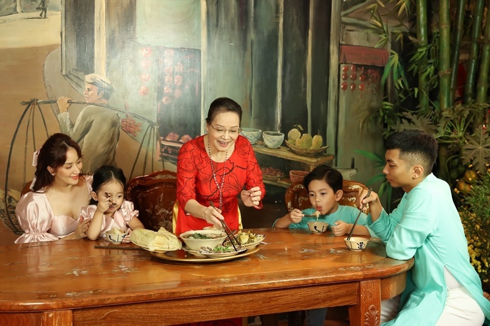 Ngày Gia đình Việt Nam là dịp để gia đình quây quần, đoàn tụ bên nhau. Ảnh: NVCC