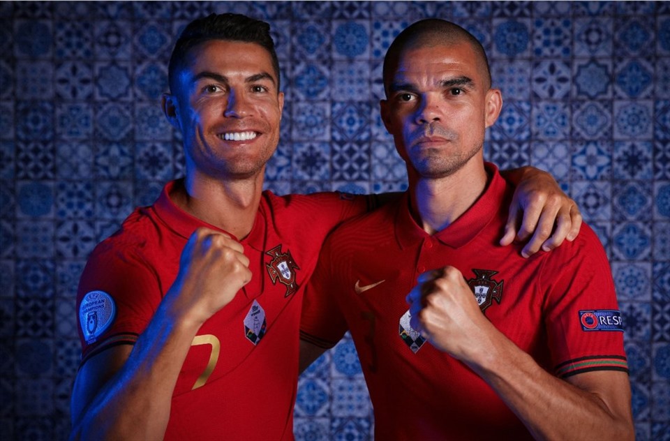Ronaldo và Pepe vẫn là “linh hồn” của Bồ Đào Nha. Ảnh: UEFA