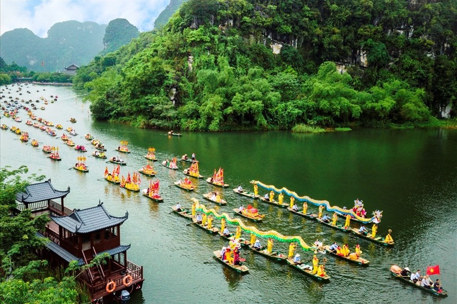 Nhiều điểm đến nổi bật của Ninh Bình được giới thiệu trong clip quảng bá du lịch Việt Nam. Ảnh: LĐ